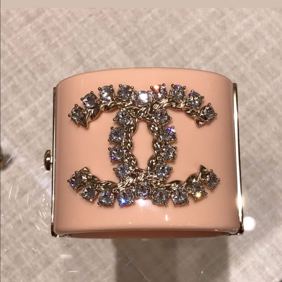 CHANEL Jewelry - ❌SOLD❌ CHANEL 21 Pink Cruise Cuff Bracelet NEW